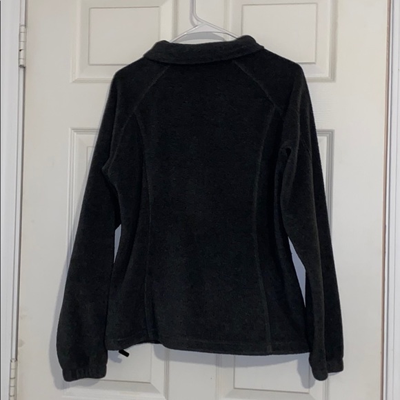 woman’s Columbia zip-up jacket - Picture 5 of 5